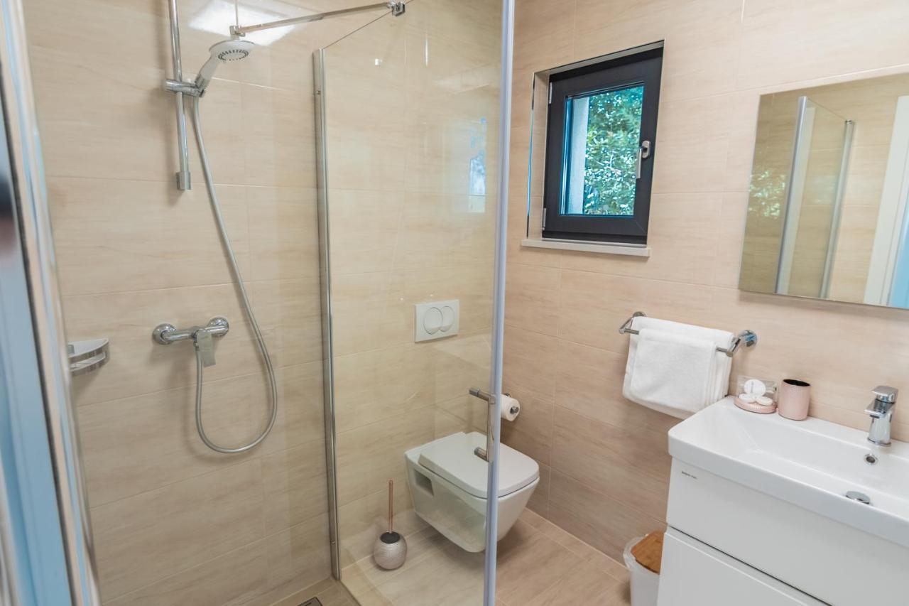 Villa The Boat With Rooftop Pool Матульи Экстерьер фото