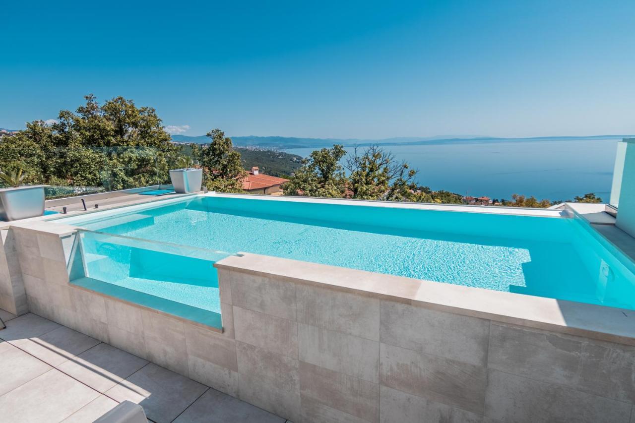 Villa The Boat With Rooftop Pool Матульи Экстерьер фото