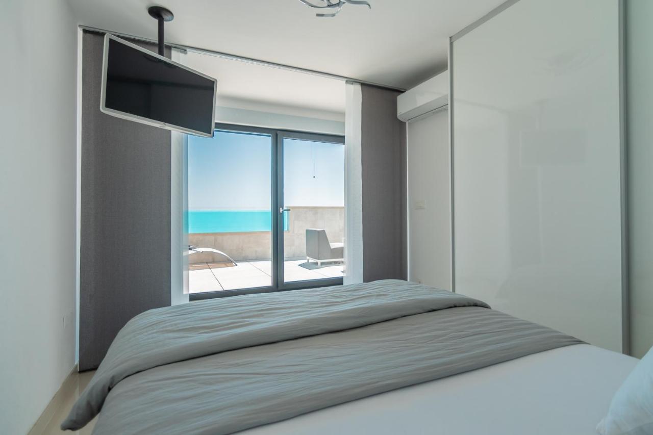 Villa The Boat With Rooftop Pool Матульи Экстерьер фото