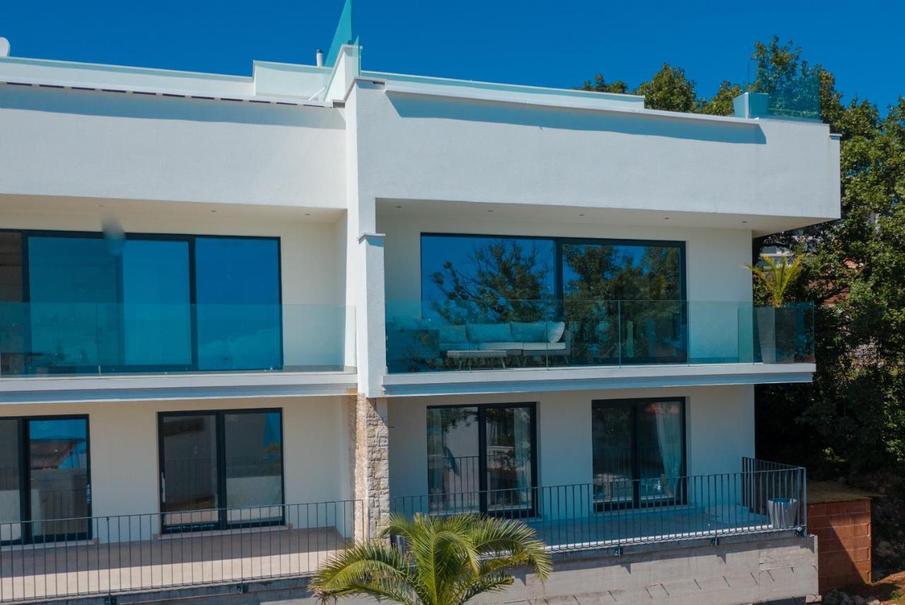 Villa The Boat With Rooftop Pool Матульи Экстерьер фото