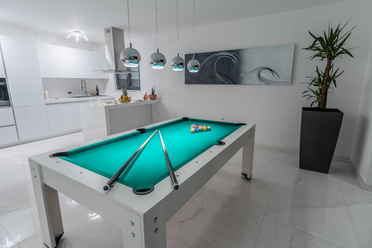 Villa The Boat With Rooftop Pool Матульи Экстерьер фото